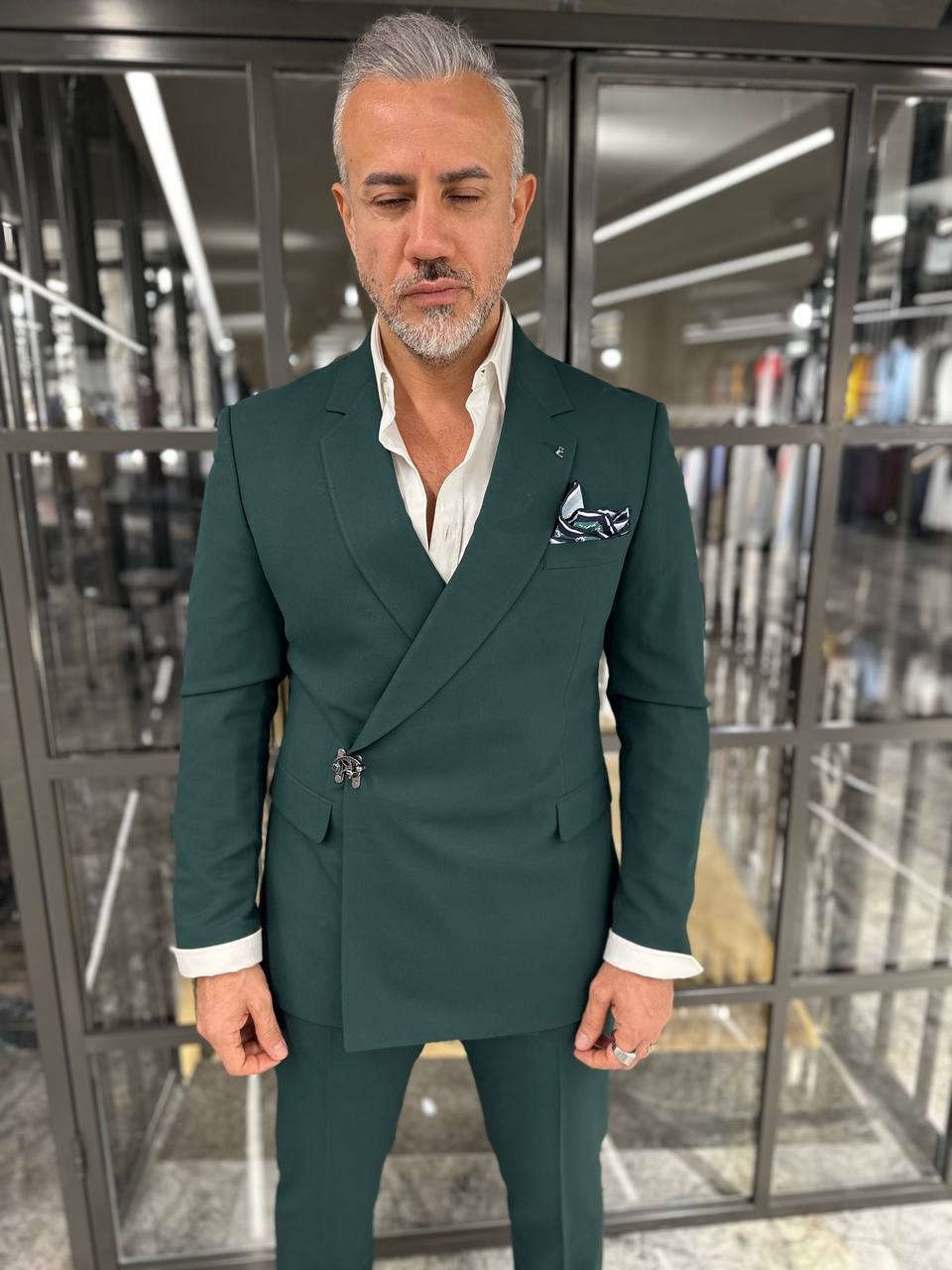 Green Buttoned 2-Piece Suit